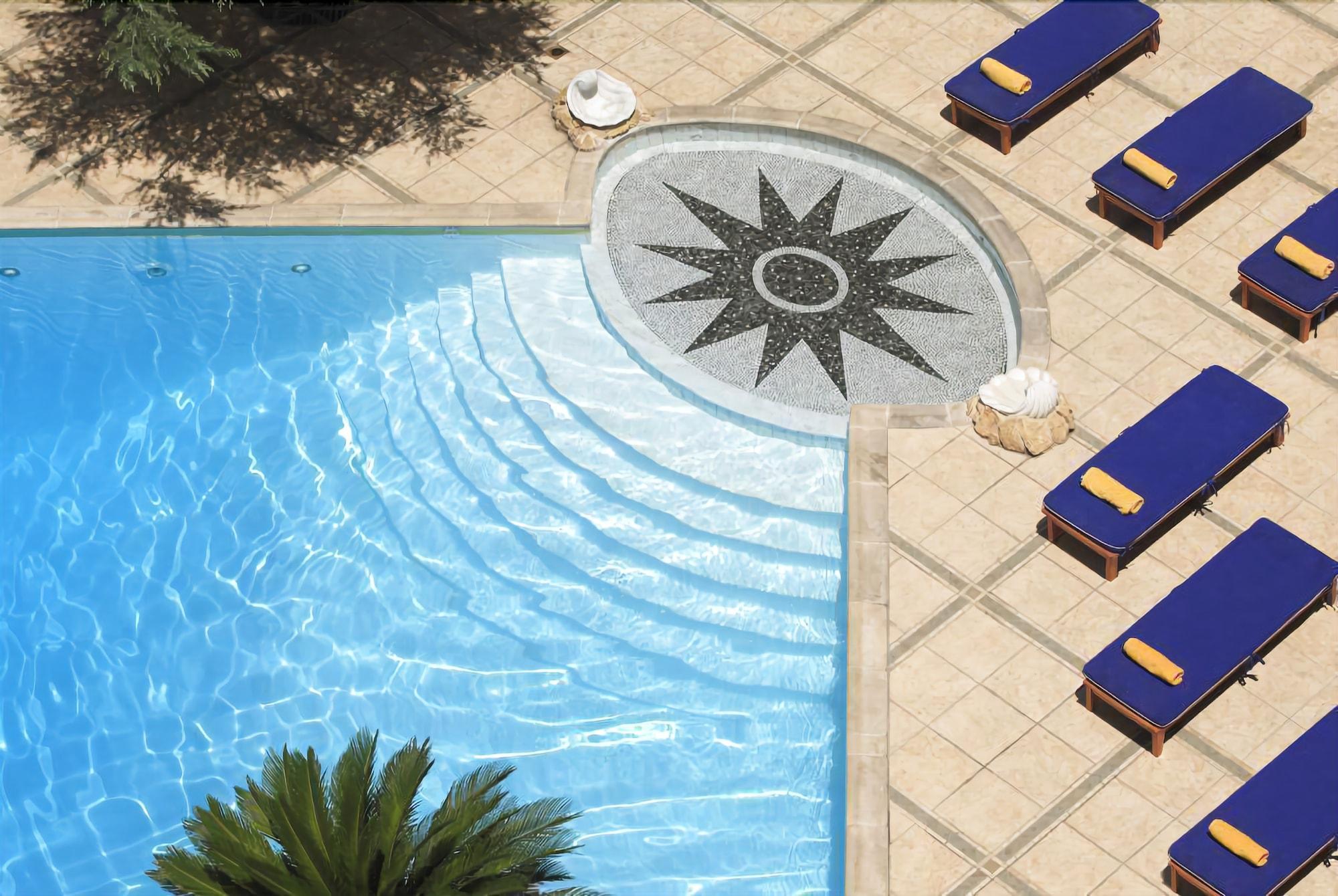 Royal Olympic Hotel Афіни Зручності фото A swimming pool with a mosaic