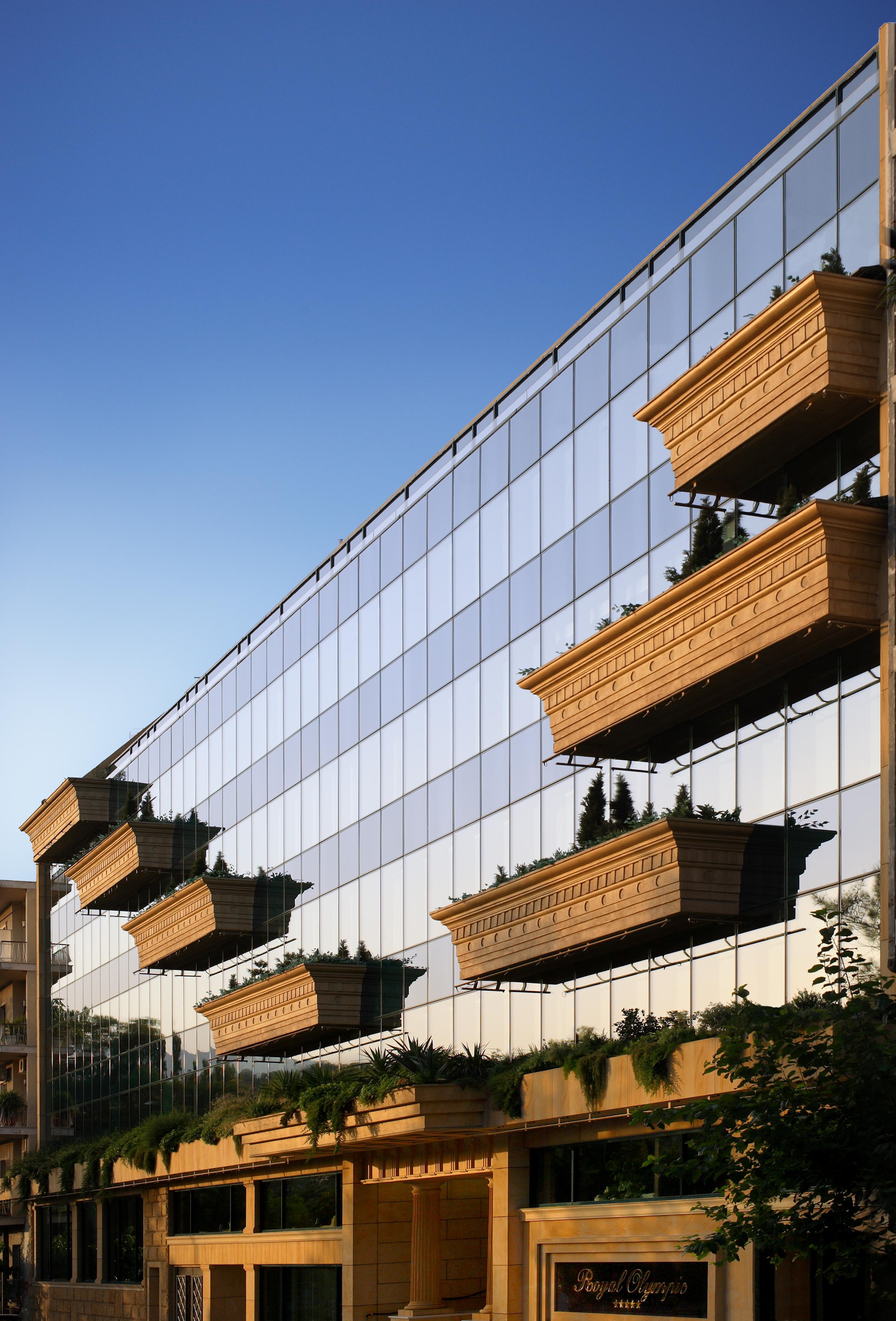 Royal Olympic Hotel Афіни Екстер'єр фото The green wall at the headquarters of the European Space Agency in Paris